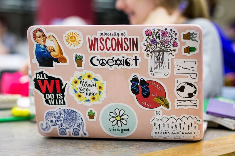 Sticker dán laptop độc đáo