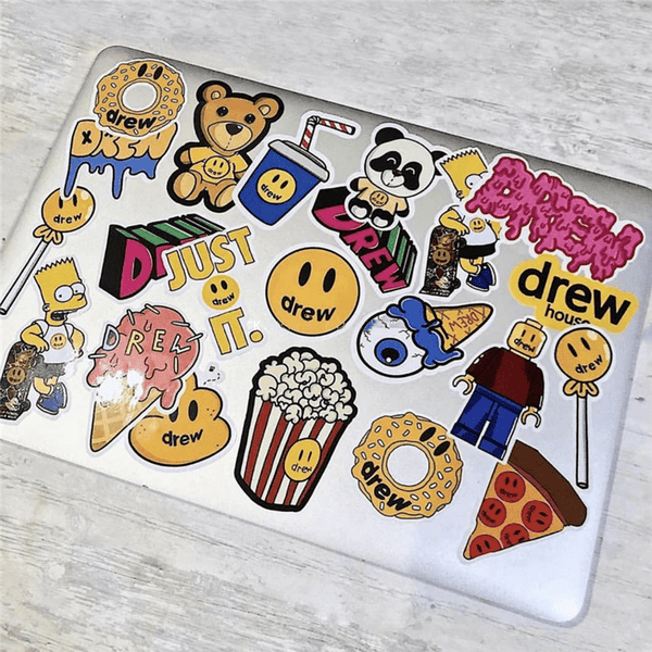 Sticker dán laptop được làm từ chất liệu gì?