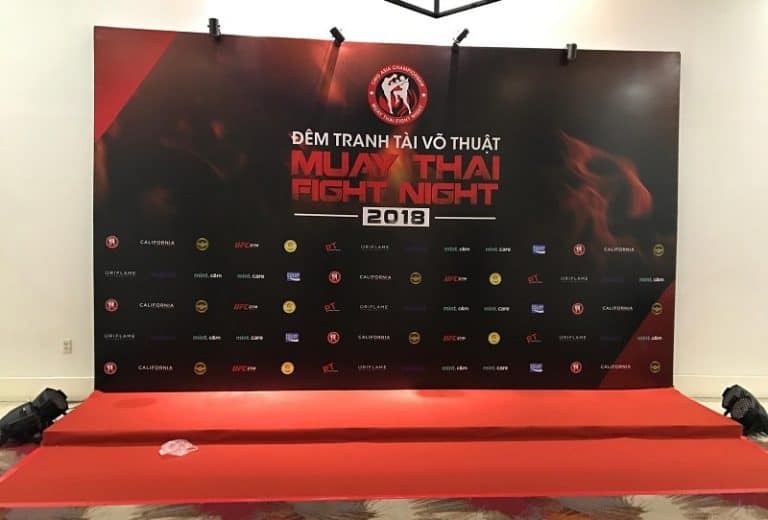 Backdrop là gì? Điều bạn cần biết khi thi công backdrop