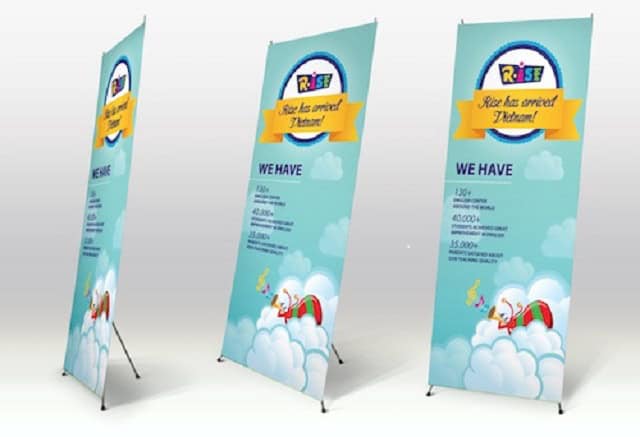 2.2 Kích thước standee chữ x