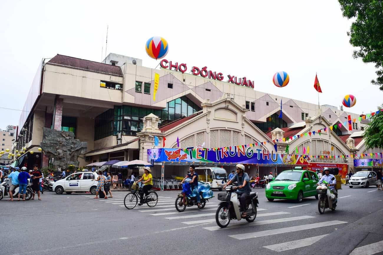 Dong Xuan Market Hanoi: Complete Shopping & Food Guide 2025 