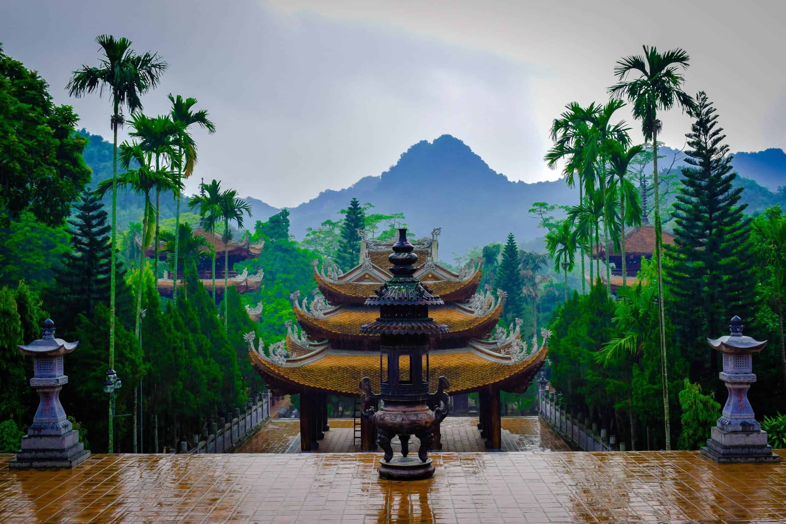 Complete Guide to Vietnam Pagodas: Etiquette, Dress Code & Safety Tips for International Visitors Complete Guide to Vietnam Pagodas: Etiquette, Dress Code & Safety Tips for International Visitors