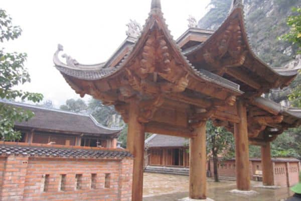 Vinh Nghiem Pagoda Guide: What You Need to Know Before Visiting Vinh Nghiem Pagoda Guide: What You Need to Know Before Visiting