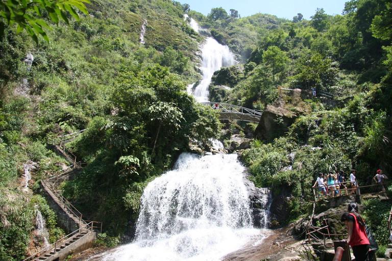 Silver Waterfall Sapa: Complete 2025 Guide (Transport, Tickets & Tips)