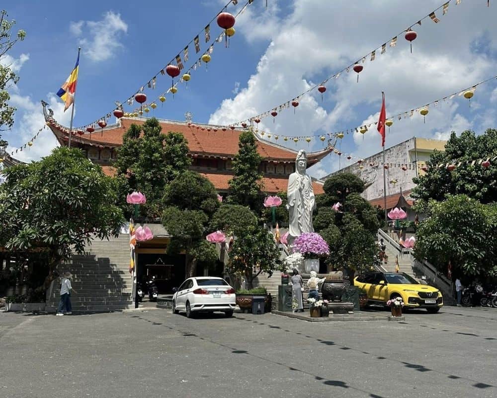 Vinh Nghiem Pagoda Guide: What You Need to Know Before Visiting Vinh Nghiem Pagoda Guide: What You Need to Know Before Visiting