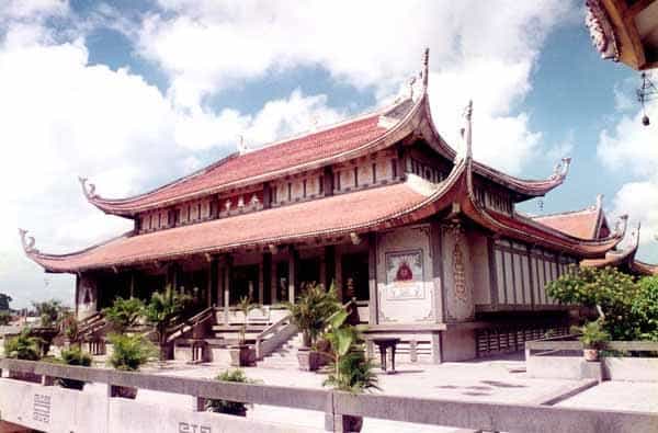 Vinh Nghiem Pagoda Guide: What You Need to Know Before Visiting Vinh Nghiem Pagoda Guide: What You Need to Know Before Visiting