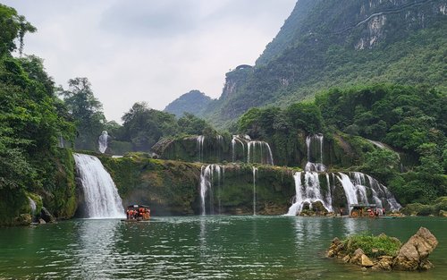 Go Lao Waterfall: An Honest Guide to Mai Chau's Peaceful Hidden Gem [2025]