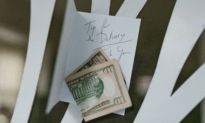 Tipping in Vietnam: Complete 2025 Guide (Amounts, When NOT to Tip)