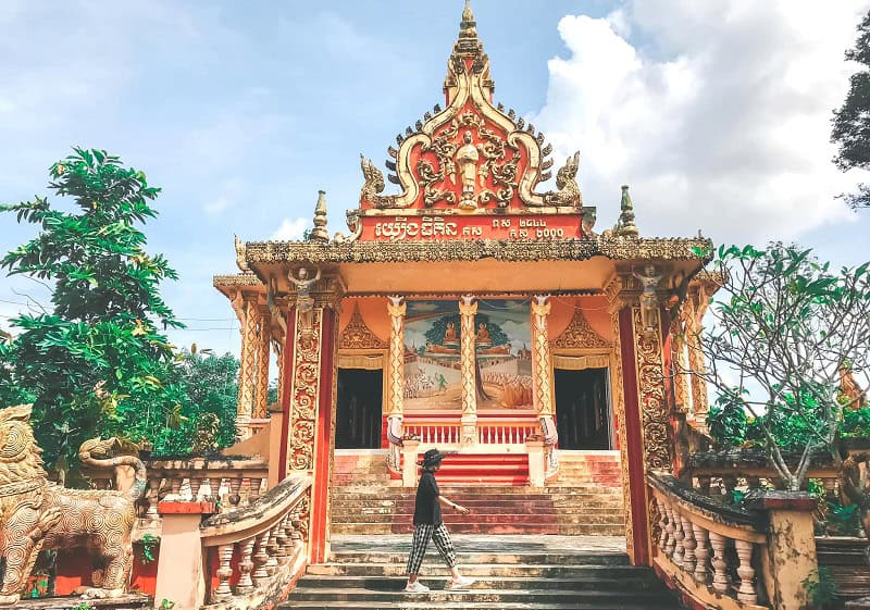 Complete Guide to Vietnam Pagodas: Etiquette, Dress Code & Safety Tips for International Visitors Complete Guide to Vietnam Pagodas: Etiquette, Dress Code & Safety Tips for International Visitors