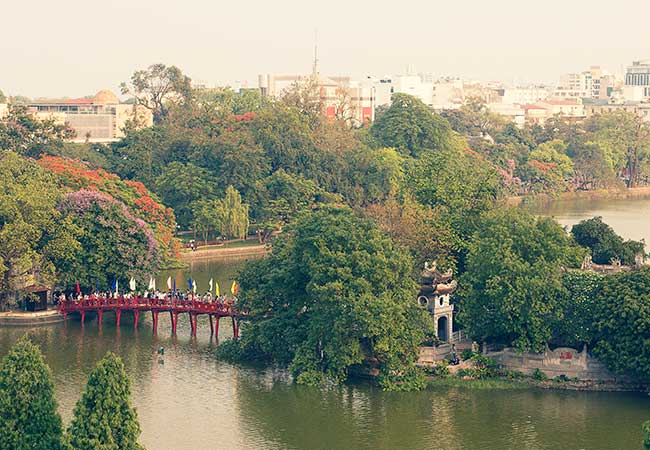 Hoan Kiem Lake Hanoi: Is It Really Worth Visiting? (Honest Guide 2026)