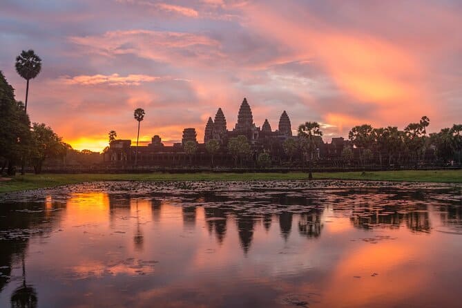 Sunrise in Hanoi: Best Times & 7 Stunning Viewing Spots (2026 Guide) Sunrise in Hanoi: Best Times & 7 Stunning Viewing Spots (2026 Guide)