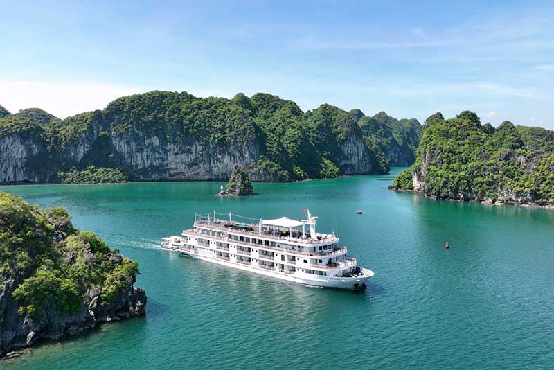 Ha Long Bay: Complete Guide - Prices, Best Time & The Truth About Pollution