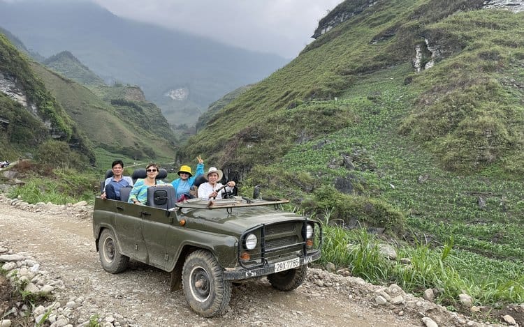 Ha Giang Loop: The Complete Guide to Vietnam's Most Epic Motorcycle Adventure (2025) Ha Giang Loop: The Complete Guide to Vietnam's Most Epic Motorcycle Adventure (2025)