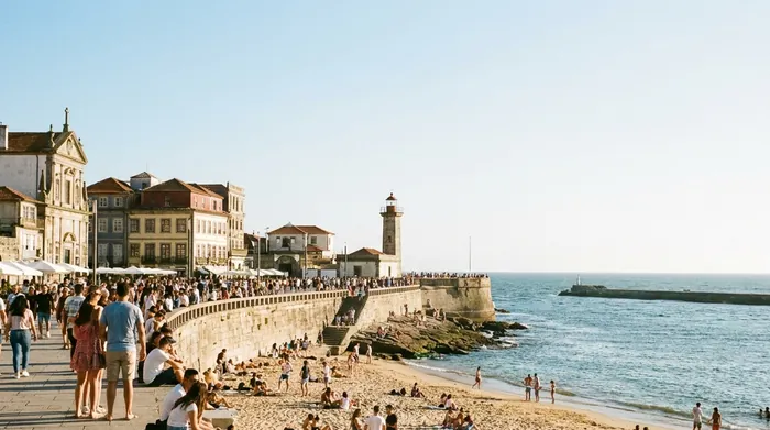 Illustration of an Atlantic beach promenade near Porto