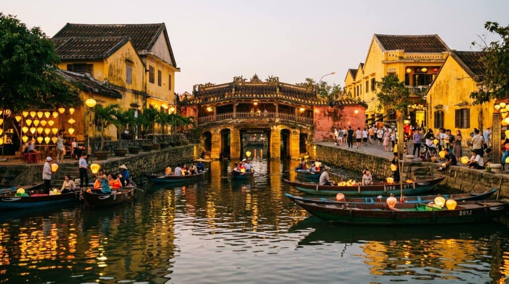 Best Time to Visit Hoi an — Best time to visit Hoi An: lantern-lit ancient town reflecting on the Thu Bon River during t