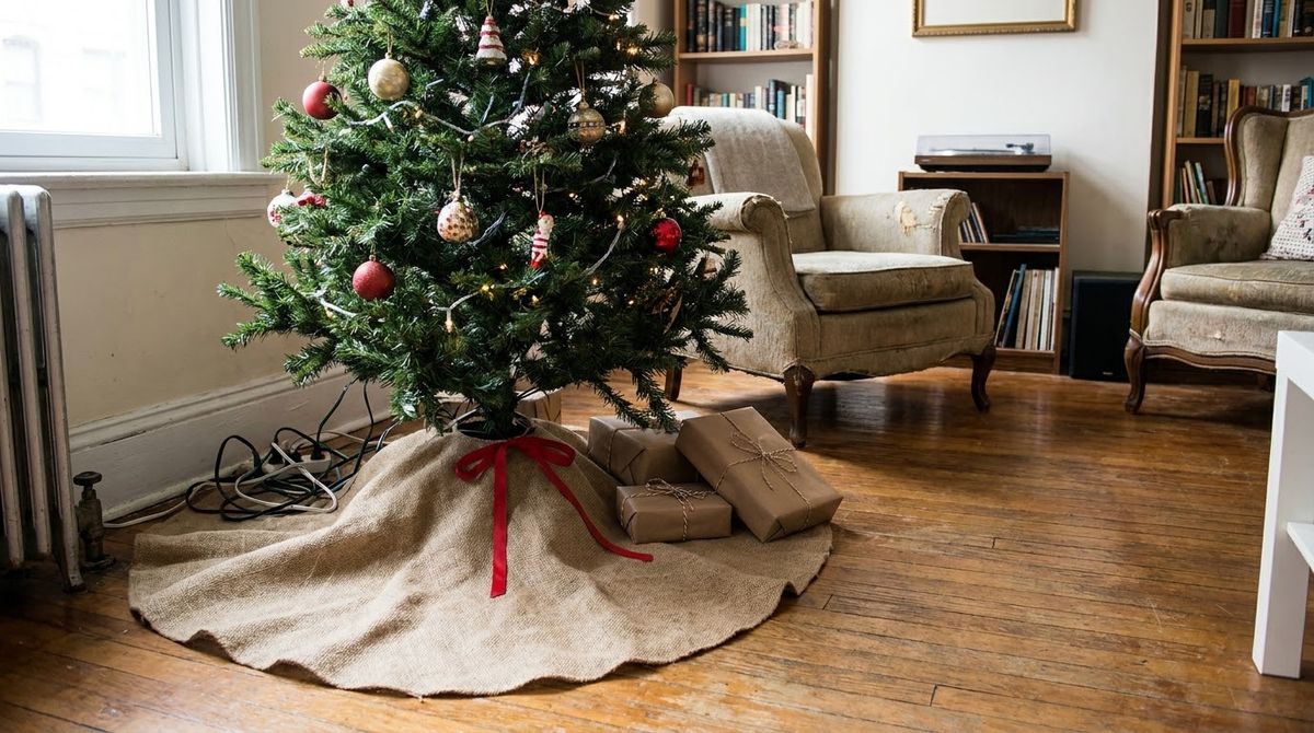 Hide the Stand With a Faux-Fur or Burlap Skirt: christmas decor ideas idea