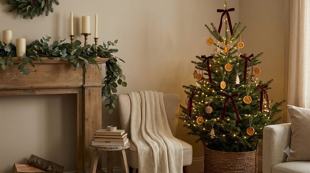 Which compact tree and decor types fit which space? - Small Space Christmas Decor Ideas (Apartment & Renter 2026) Which compact tree and decor types fit which space? - Small Space Christmas Decor Ideas (Apartment & Renter 2026)